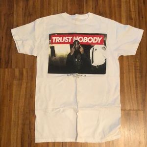 Urban Outfitters Tupac t-shirt